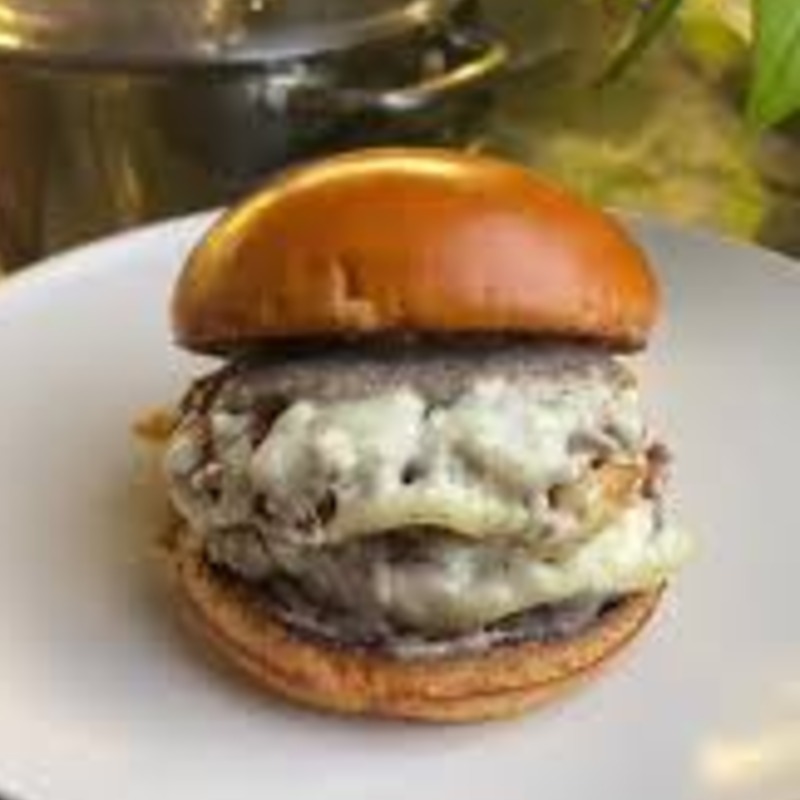 برجر ترافل لحم